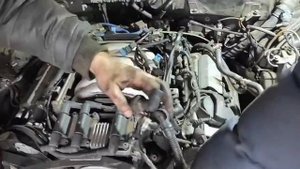 В гаражных условиях снимаем Двигатель с АУДИ А6Ц5 / AUDI A6 C5 ПОД РАЗБОР
