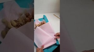 Упаковка каскадного орехового букета  в корейской технике