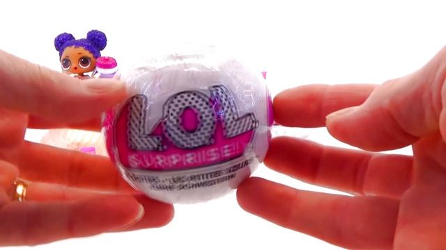 LOL Surprise Самый большой шар ЛОЛ LOL Dolls Видео для Девочек ОГРОМНЫЙ ЛОЛ Бабушкины Сказки смотреть онлайн