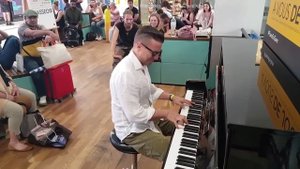 Matthew Lee plays Boogie Woogie mixed with Classical Music at the train station in Nice Ville Franc