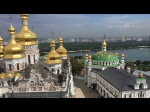 Город Киев. Киево-Печерская лавра, Большая лаврская колокольня (вид с высоты), Успенский собор УПЦ,