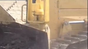 КАК БУЛЬДОЗЕР ДЕЛАЕТ ДОРОГУ НА БУРОВУЮ