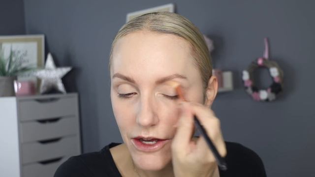 QUICK NATURAL GLOWY MAKEUP LOOK - OVER 40 смотреть онлайн