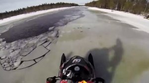 Снегоход едет по воде!!!