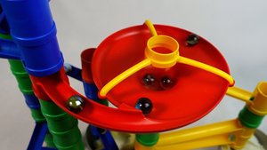 Горка для шариков - 100 шариков катятся с горки