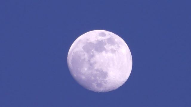 Луна. Panasonic HC-VX870 4k Moon zoom test video. Тавричанка 03.02.2023 смотреть онлайн