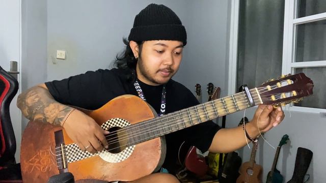 Nyoba Masang Senar Nylon Ori Murah 60 Ribu Di Gitar Butut смотреть онлайн