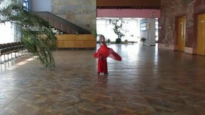 Восточный танец с флагом танцует Анастасия