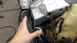 Спасаю Ауди С4, замена крыши со стойками