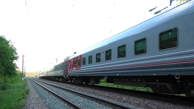 ЭП1М-727 со скорым поездом Москва - Балаково и приветливой бригадой смотреть онлайн