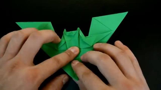 Origami: Batman Batarang ( Designed By Jeremy Shafer )