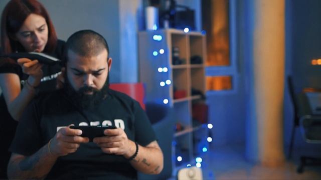 HAIRCUT CHALLENGE | челлендж стрижка | стрижка налысо | TUTORIAL OF A CRAZY QUARANTINE смотреть онлайн