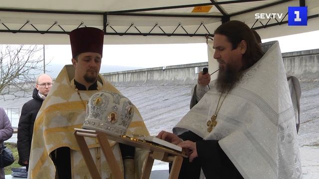 На Чернореченском водохранилище прошло великое освящение воды смотреть онлайн