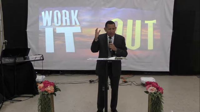 Sunday Morning Worship Service: "Work it out" - Pastor Raul & Alice Escobedo смотреть онлайн