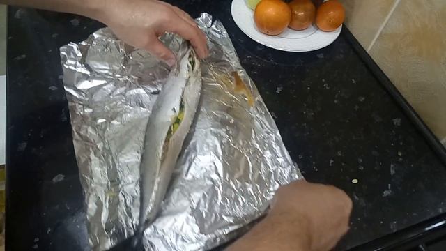 Скумбрия в духовке самый простой рецепт ?