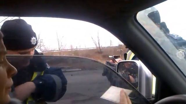 проверили документы у ГАИ и поехали дальше.Дн-дз смотреть онлайн