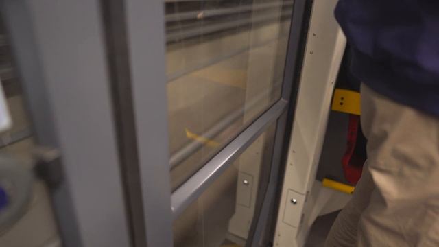 Poland, Warsaw, Metro ride from Nowy Świat-Uniwersytet to Centrum Nauki Kopernik смотреть онлайн