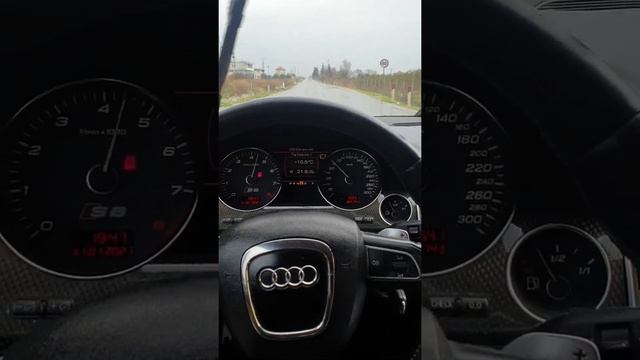 Audi S8 5.2 V10