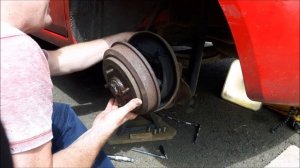 FORD Rear Drum Brake Removal - Fiesta Rear Brakes