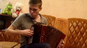 Игра на гармони. Любо, братцы любо...