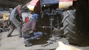 замена втулок вала навески МТЗ 82.mp4