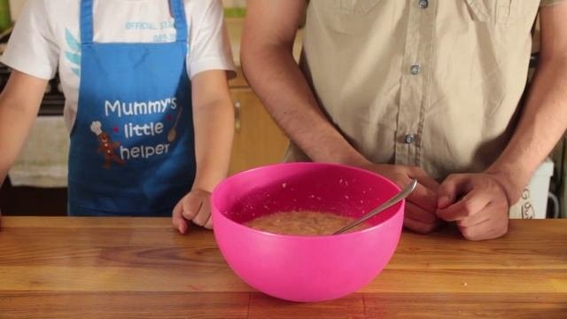 Готовим банановые маффины.