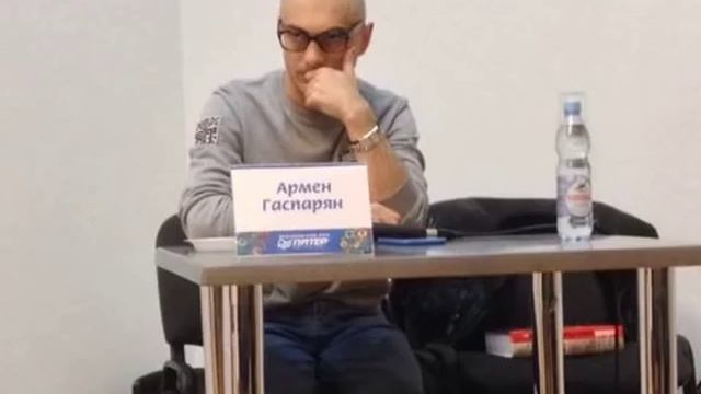 Презентация "Денацификация Украины. Страна невыученных уроков" на выставке non/fiction смотреть онлайн