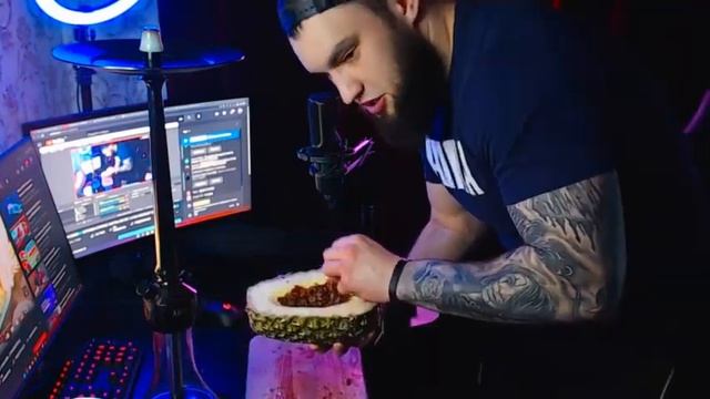 ГАЙД ОТ ВЛАДА ГАНТЕЛИ КАК СДЕЛАТЬ ДОМАШНИЙ КАЛЬЯН НА АНАНАСЕ! КАК ЗАБИТЬ ВКУСНЫЙ КАЛЬЯН смотреть онлайн