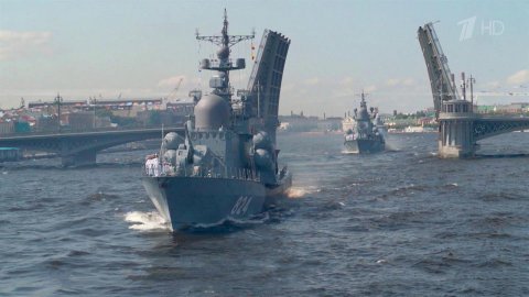 В Санкт-Петербурге прошла генеральная репетиция Главного военно-морского парада