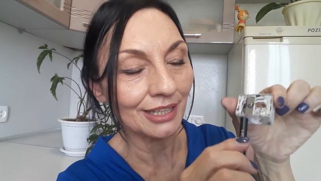 Как подточить пластиковые карандаши для губ и для глаз. смотреть онлайн