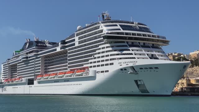 MSC Grandiosia - ship tour 2022