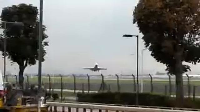 Airplanes at London city airport and Heathrow