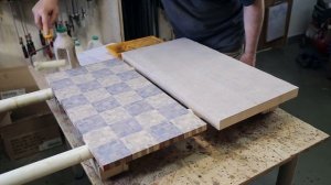 Разделочные доски, сделанные из отходов изготовления шахматной доски