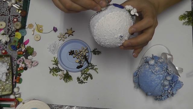 Елочный шар с объемным декором. Мастер-класс смотреть онлайн