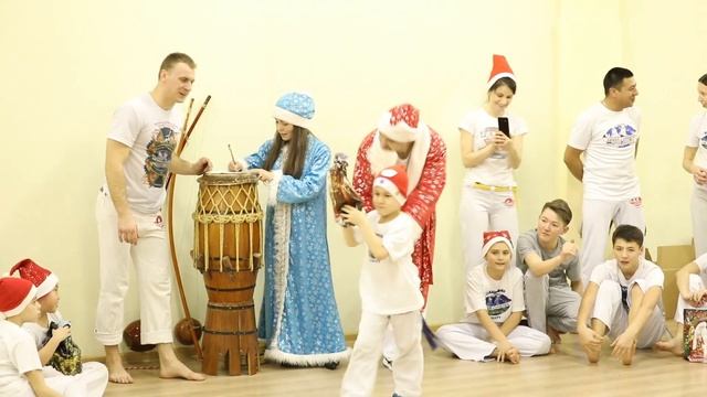 Фрагменты новогодней тренировки ABADA Capoeira Almaty смотреть онлайн