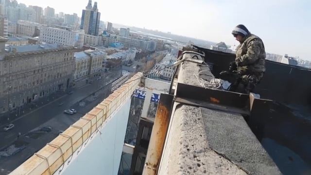 Монтаж рекламного баннера 990 квадратных метров смотреть онлайн