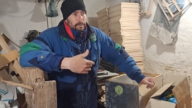 Зачем летки в корпусе улья. Многокорпусное содержание пчел верхний леток смотреть онлайн