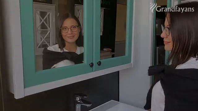 Видеообзор мебели для ванных комнат от компании "Грандфаянс", коллекция Jersey 90, бренд EvaGold смотреть онлайн