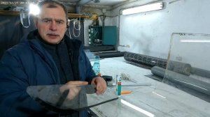 Чем вклеить акриловое стекло