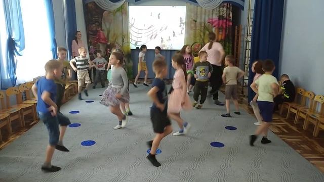 "Полька с поворотами" Евтодьевой Аллы