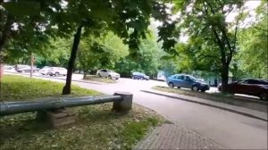 у метро "Славянский бульвар"