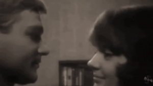 "А ты опять сегодня не пришла"  (Колокола) , говорят песню написал Геннадий Старков ( в 17-ть лет )