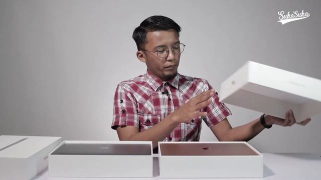 UNBOXING MacBook Air Model (Malaysia) смотреть онлайн