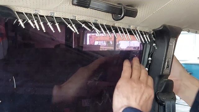 Как снять заднюю форточку на ниве.