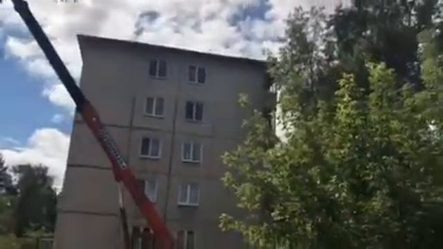 2021 07 30 Ласьвинская 74а загрузка материалов для проведеня капремонта кровли смотреть онлайн