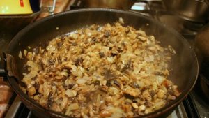 Куриные котлеты с шампиньонами