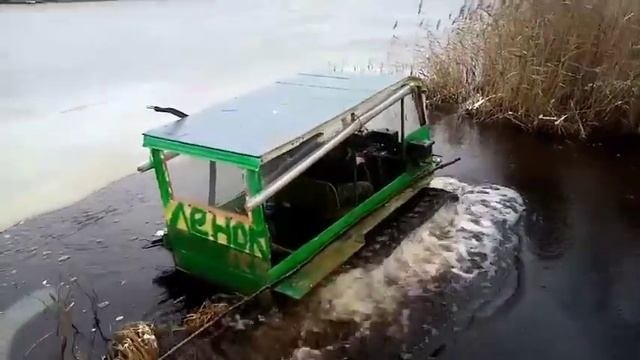 Гусеничный болотоход Ленок      Плавающий Болотоход