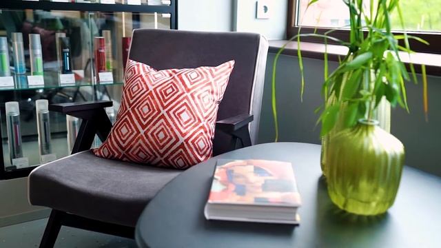 ОБЗОР ДИЗАЙНА  БЬЮТИ-КОВОРКИНГА 140 КВ.М. | современный дизайн интерьера рум тур смотреть онлайн