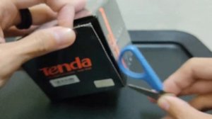 Unboxing Tenda 5 Port Gigabit Desktop Switch Model : SG105