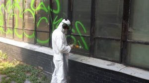 Удаление граффити со стекла методом бластинговой очистки